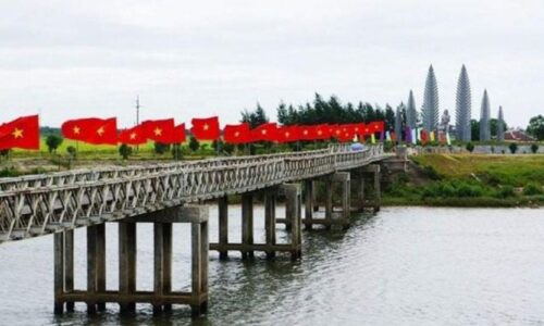 Hien-Luong-Bridge–Ben-Hai-River